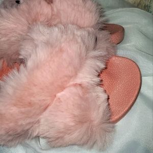 🐿️OFFER $24🐿️ FAUX FUR SLIDES, Pink Indoor/Outdoor Criss-cross real feel, 6